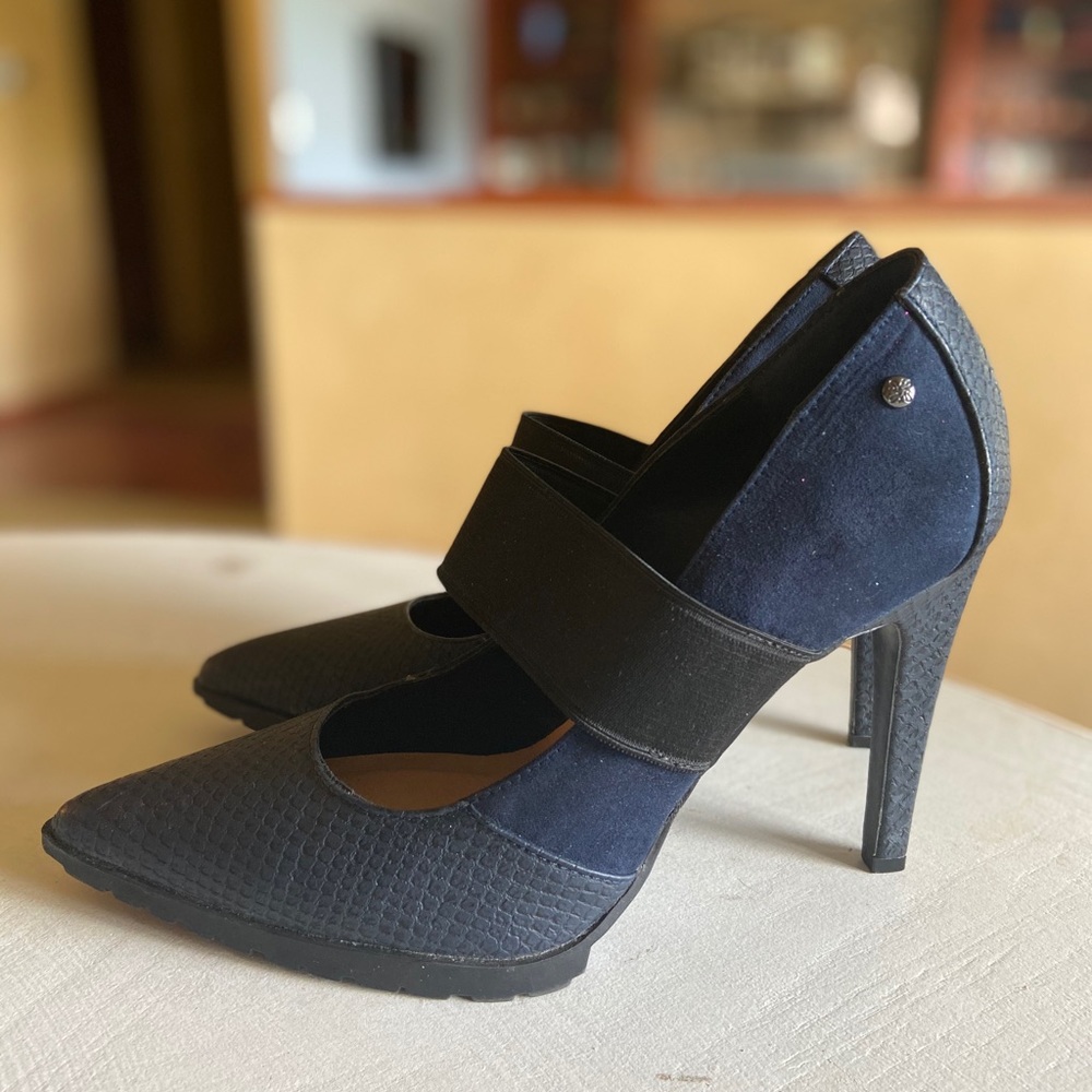 Vera Wang heels